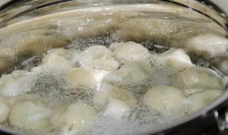 冰箱里冻的饺子热水还是冷水下锅